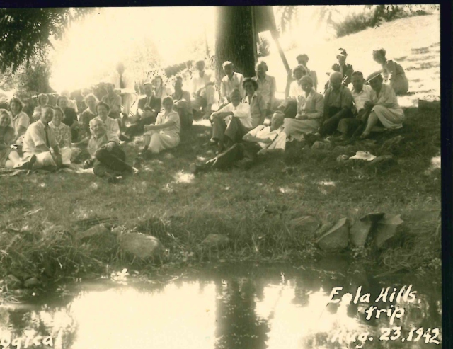 Photo showing a Salem Geological Society trip to Eola Hills in 1942.  WHC 2005.039